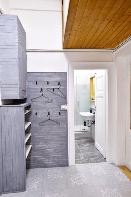 Airy & Bright Flat In Dejvice By Castle Appartement *